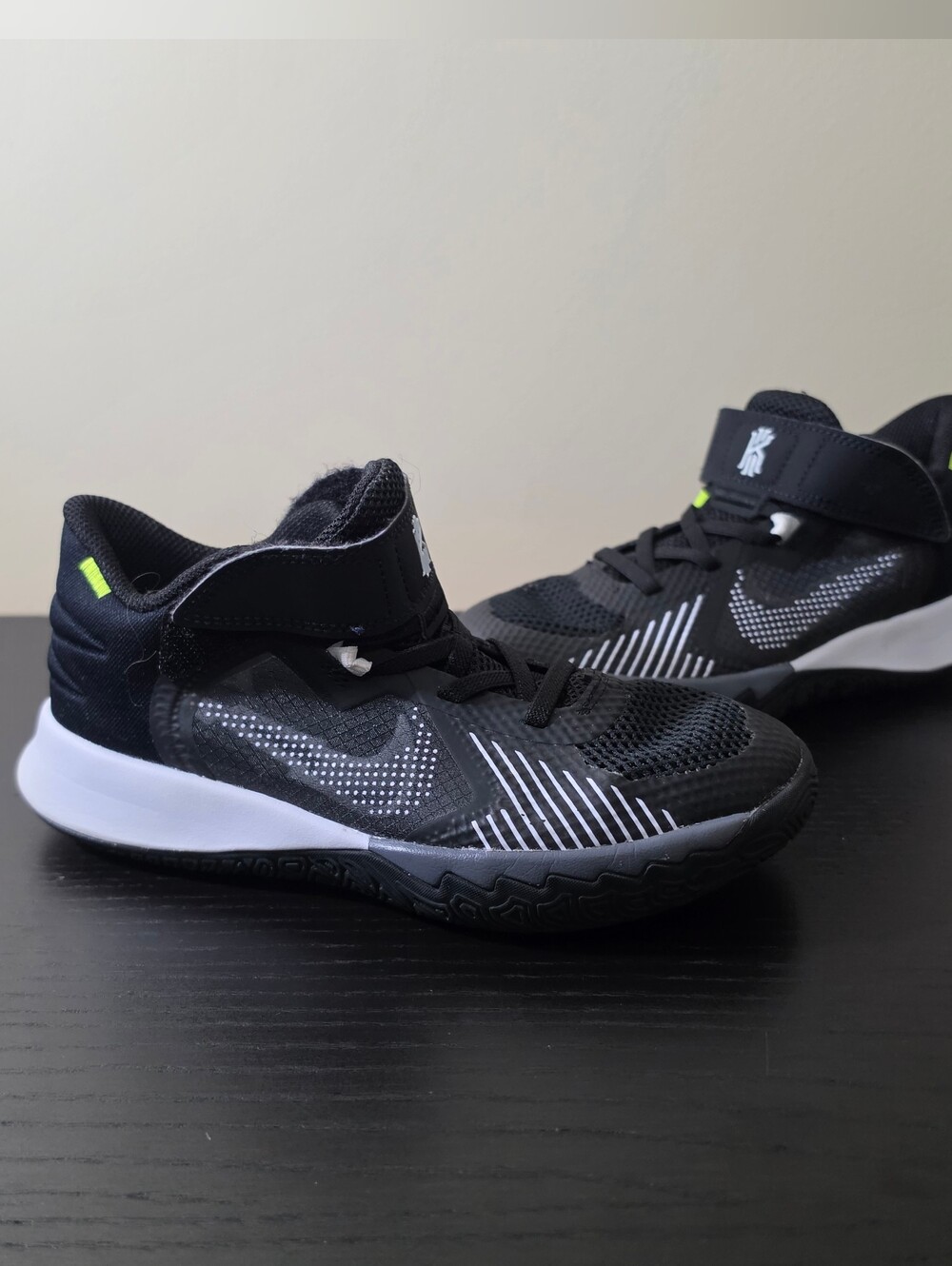 Nike Kids Preschool Kyrie Flytrap 5 Basketball Shoes